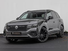 Volkswagen Touareg - 3.0 TDI 231pk R-Line Pano 21'' Luchtvering IQ-light Trekhaak