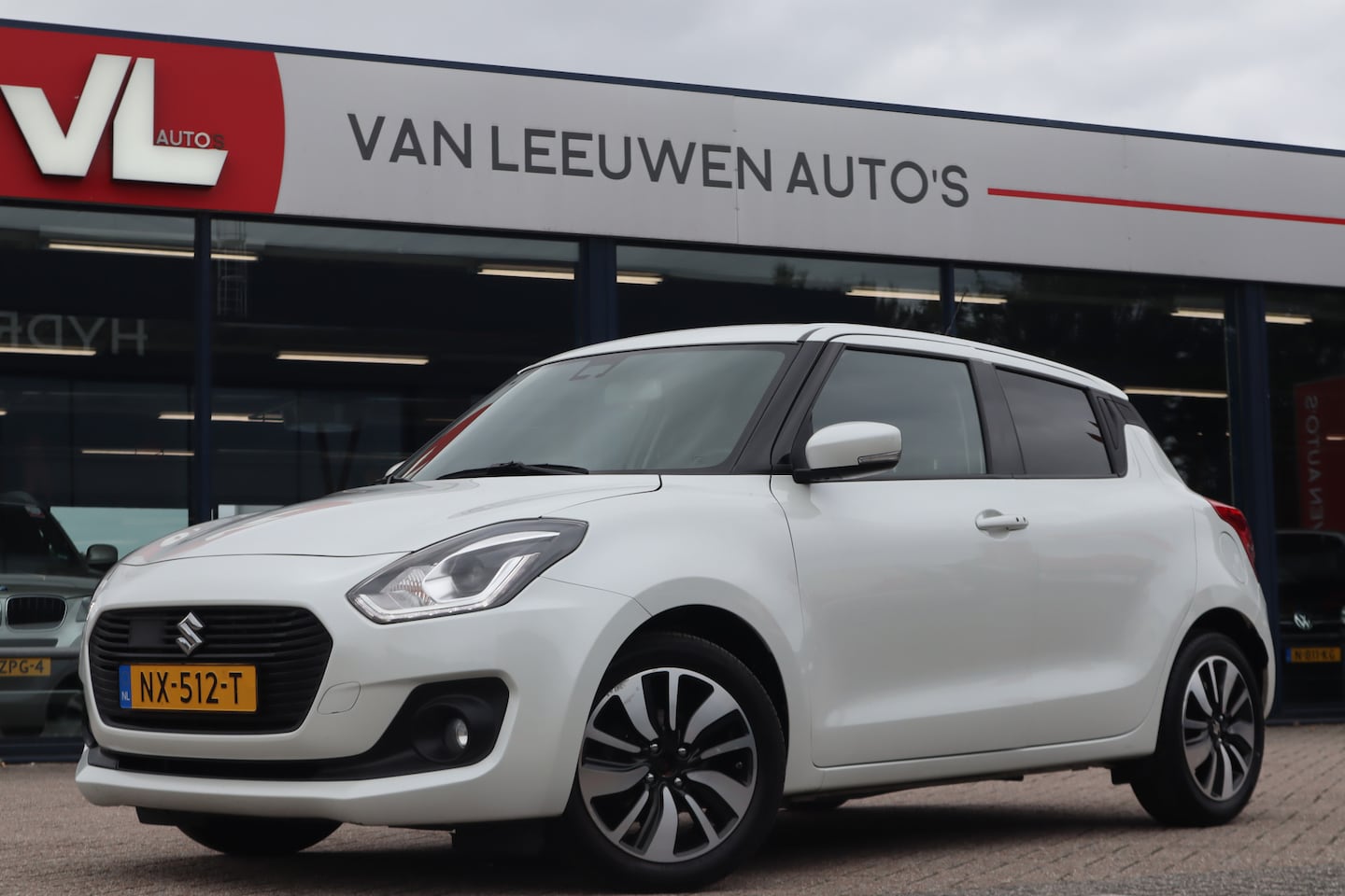 Suzuki Swift - 1.2 Stijl Smart Hybrid | Cruise | Camera | Navi - AutoWereld.nl