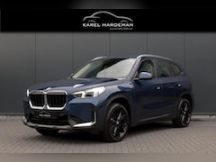 BMW X1 - SDrive20i | TREKHAAK | ELEKTRISCHE VERSTAALBARE VOORSTOEL | CAMERA | LANE ASSIST