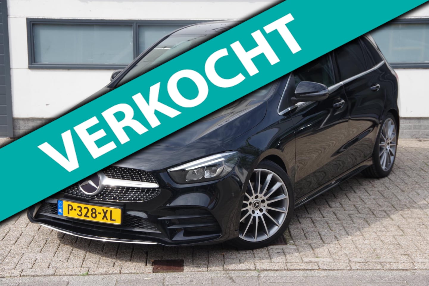 Mercedes-Benz B-klasse - 180 Premium Plus AMG pakket/ widescreen alcantara NIEUWSTAAT - AutoWereld.nl
