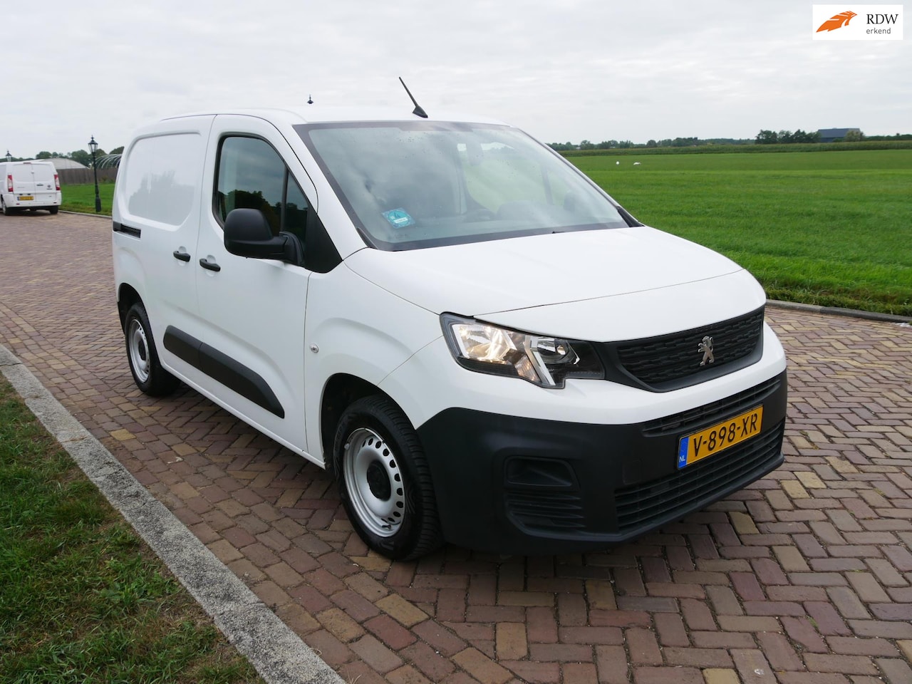 Peugeot Partner - 1.6 BlueHDI Pro 55kW AC ** 5299 EX BTW ** - AutoWereld.nl