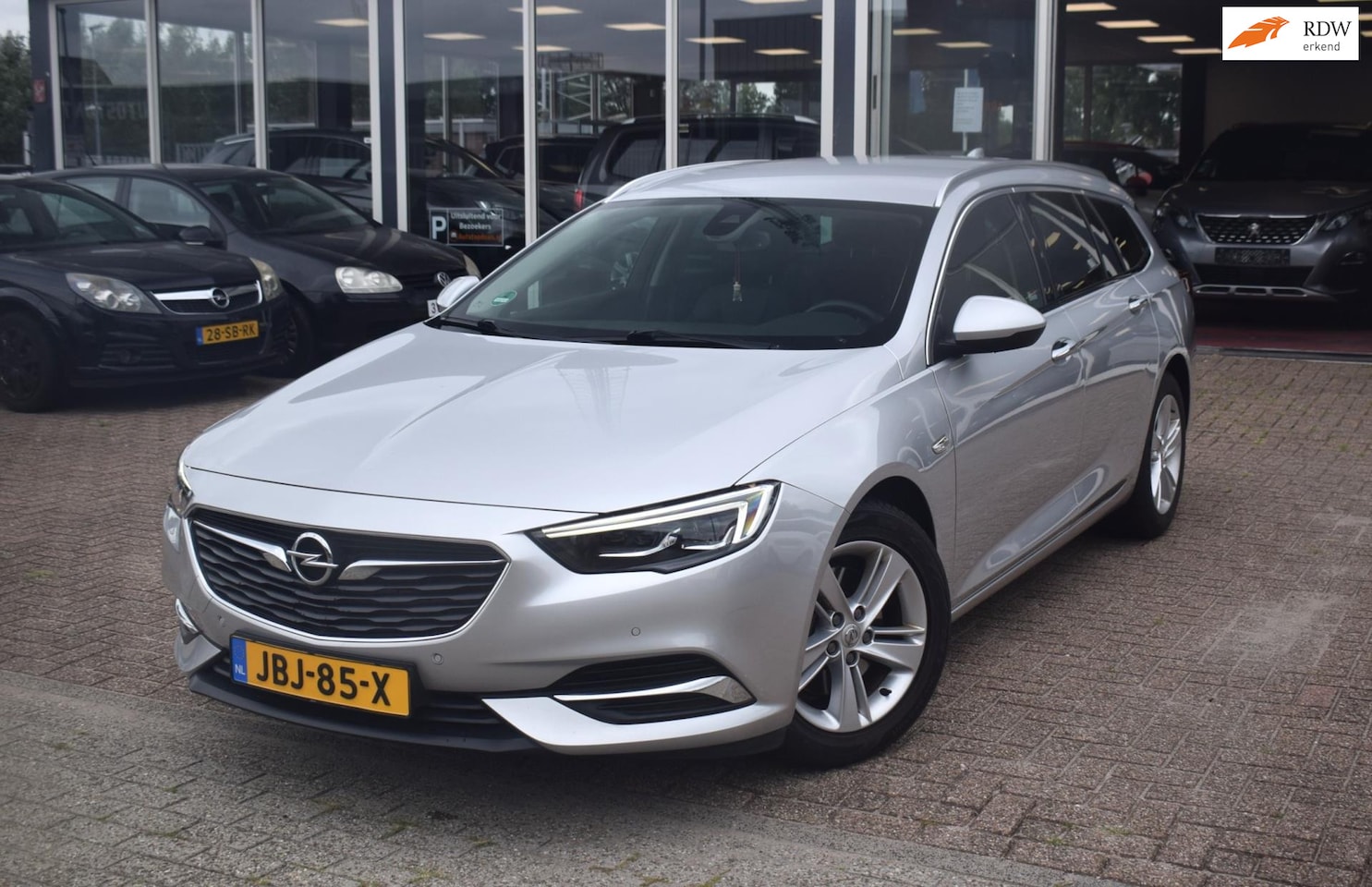 Opel Insignia Sports Tourer - 1.5 Turbo Business Executive BI-XENON | STUUR EN STOEL VERWARMING | NAVI | | CLIMATE & CRU - AutoWereld.nl