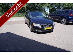 Volvo V70 - 1.6 T4 Limited Edition AUTOMAAT TREKHAAK STOELVERWARMING LEER