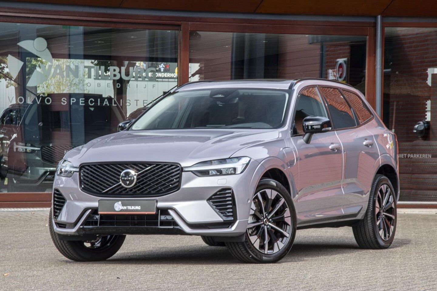 Volvo XC60 - 2.0 T6 Plug-in hybrid AWD Ultra Dark 2.0 T6 PLUG-IN HYBRID AWD ULTRA DARK - AutoWereld.nl
