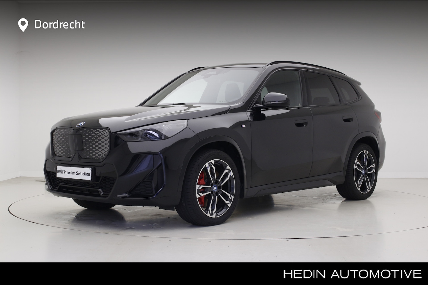 BMW iX1 - eDrive20 67 kWh M-Sport | 19" | Trekhaak | Driving Assistant Plus | Premium Pack | Panoram - AutoWereld.nl