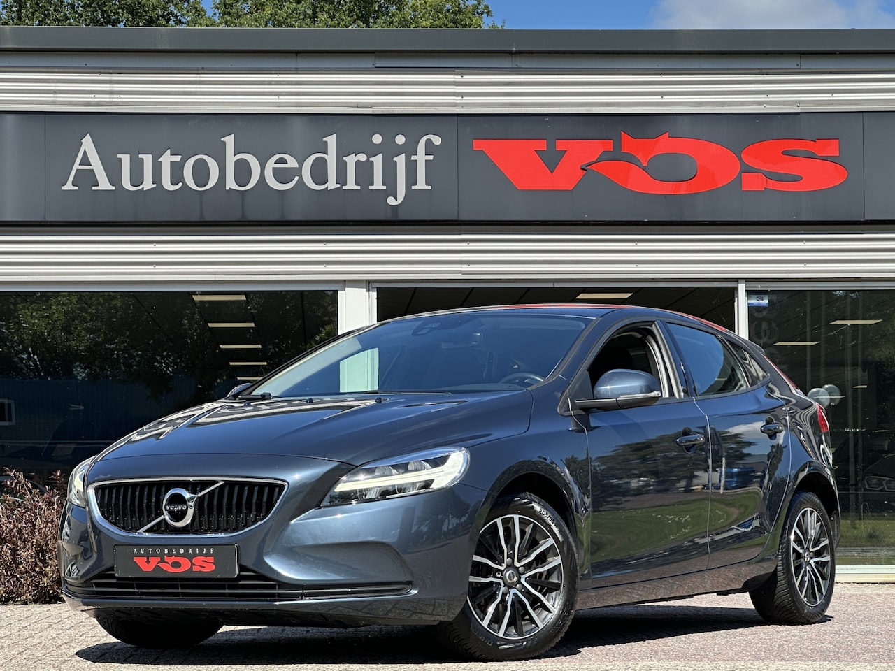 Volvo V40 - 1.5 T2 Polar+ | Trekhaak | Camera | Automaat | Dealer onderhouden! - AutoWereld.nl