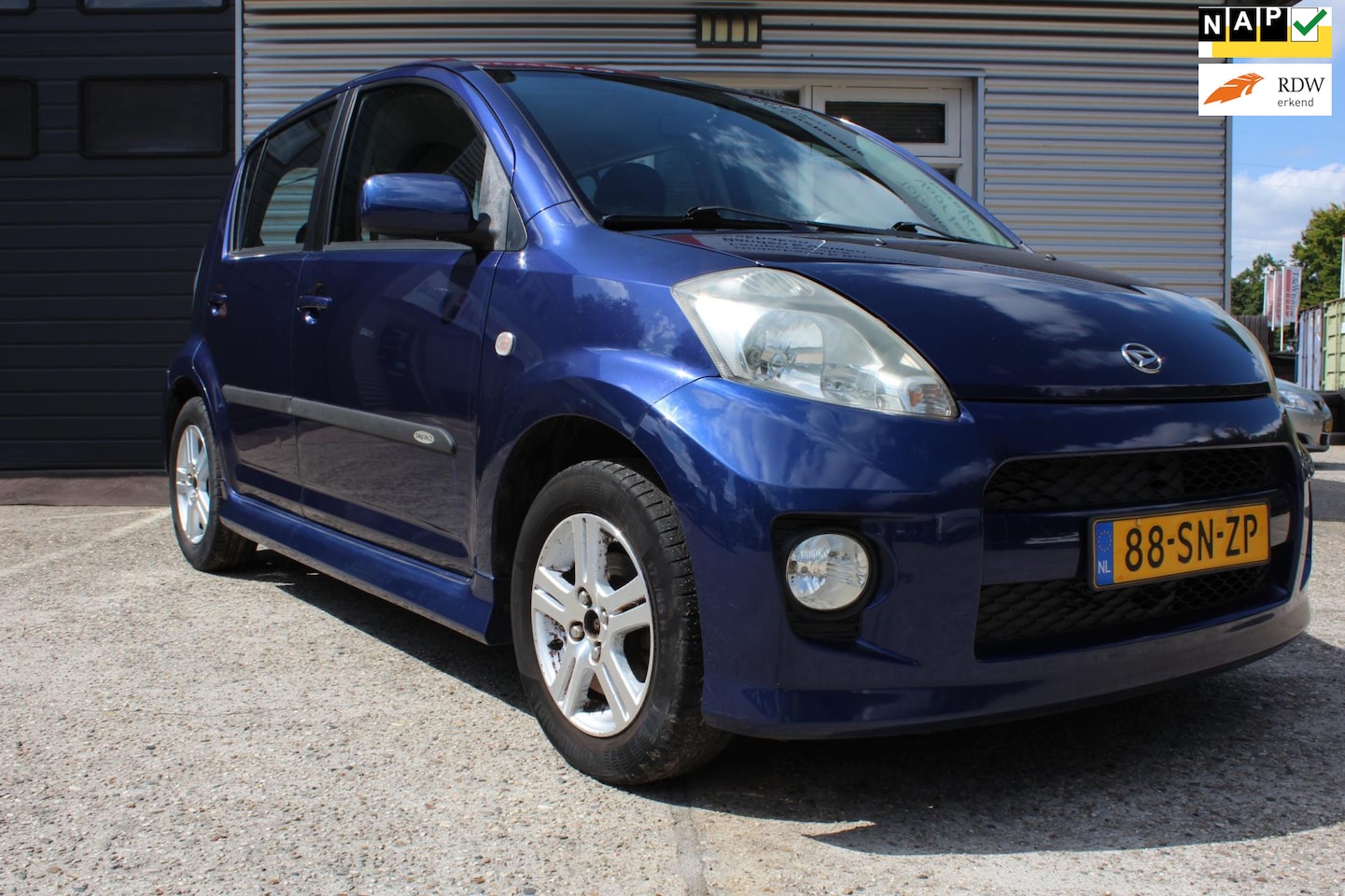 Daihatsu Sirion 2 - 1.3-16V Comfort 1.3-16V Comfort 5-deurs, airco, lm velgen, nieuwe apk, centrale vergrendeling, parkeersens - AutoWereld.nl