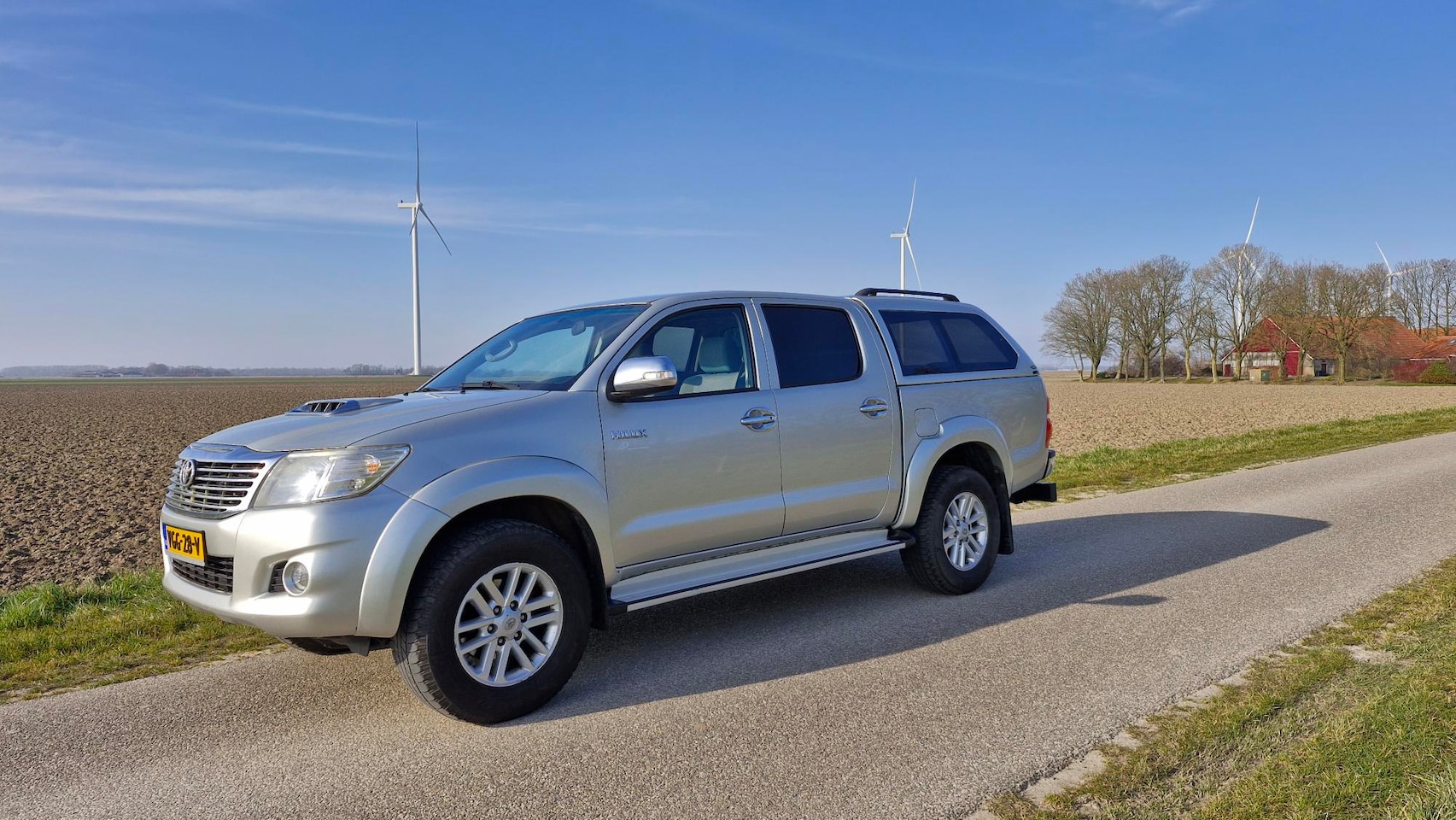 Toyota HiLux - 3.0 D-4D SR DC - AutoWereld.nl