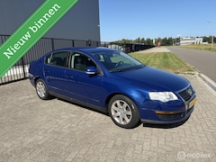 Volkswagen Passat - 1.6 FSI Comfortline