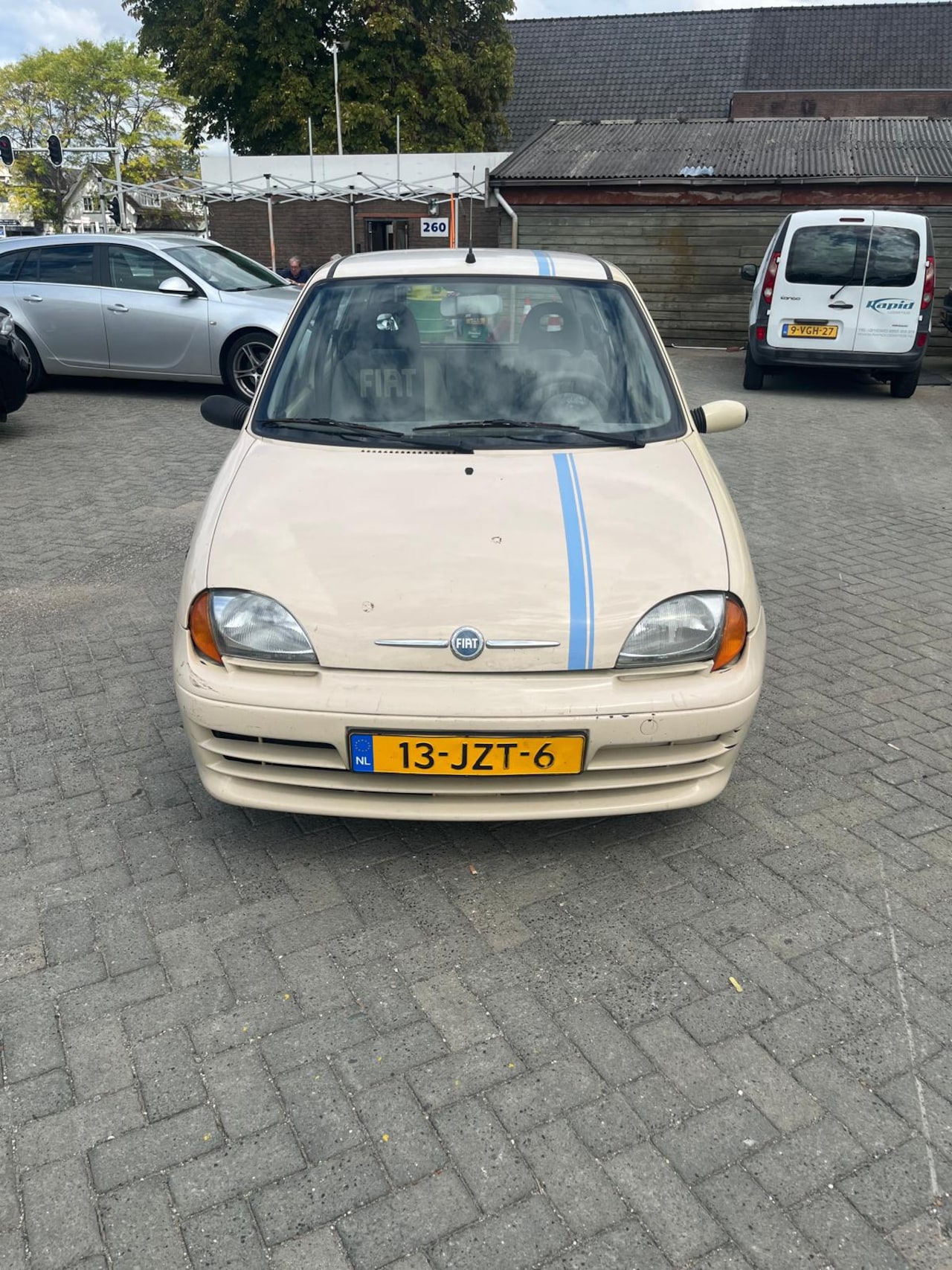 Fiat 600 - 1.1 Anniversary Edition rommelige auto - AutoWereld.nl