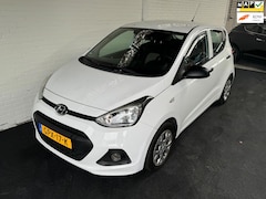 Hyundai i10 - 1 JAAR APK (motor rookt )
