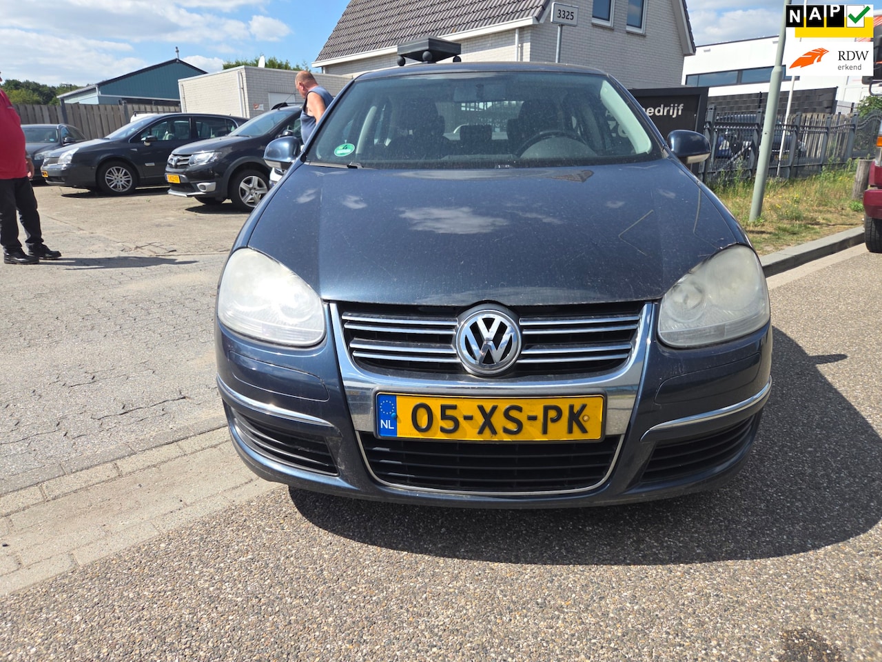 Volkswagen Jetta - 1.9 TDI Comfortline Business 1.9 TDI Comfortline Business - AutoWereld.nl