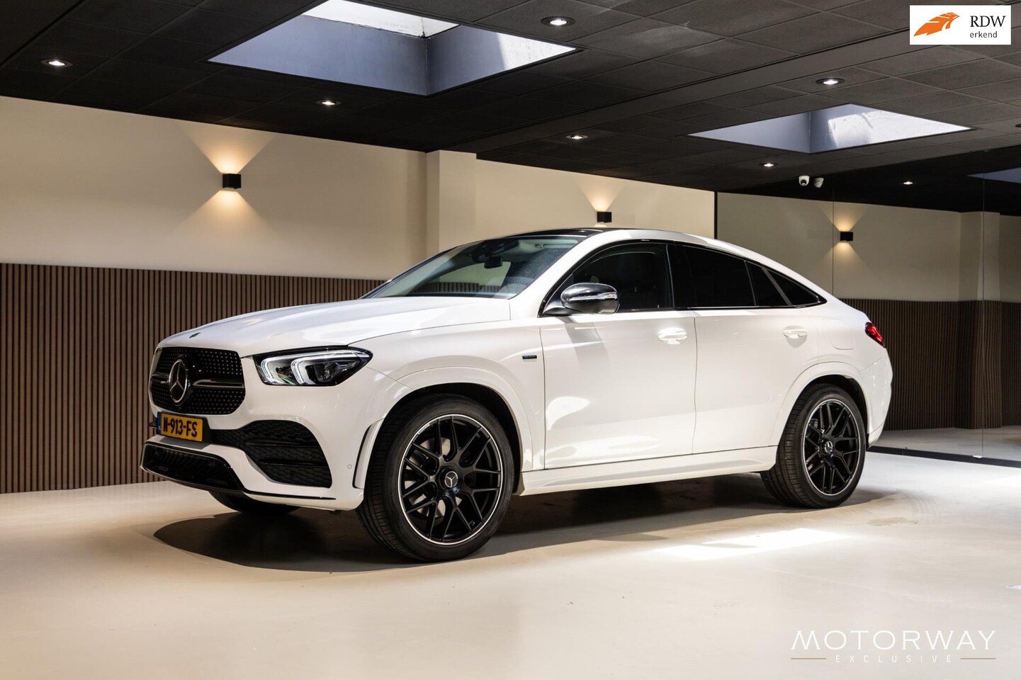 Mercedes-Benz GLE-Klasse Coupé - 350 e 4 MATIC|NIGHT|22 INCH|PANO|360|AMG PAKKET| - AutoWereld.nl