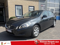 Volvo V60 - 1.6 T3 Kinetic NAVI-TREKHAAK-BLUETOOTH - CLima -NL Auto