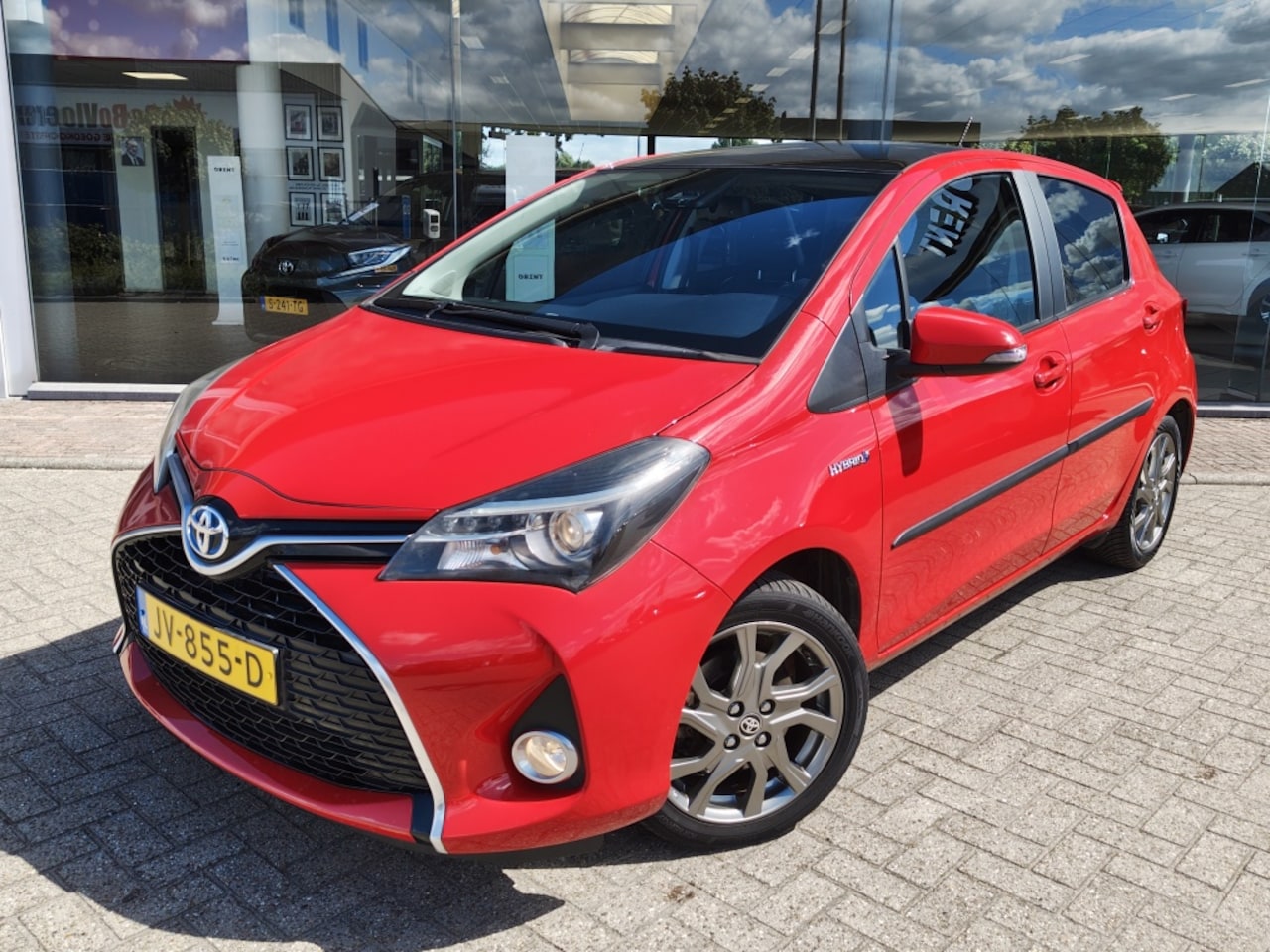 Toyota Yaris - 1.5 Hybrid Dynamic | Pano | Trekhaak | Navi | Cruise Control - AutoWereld.nl