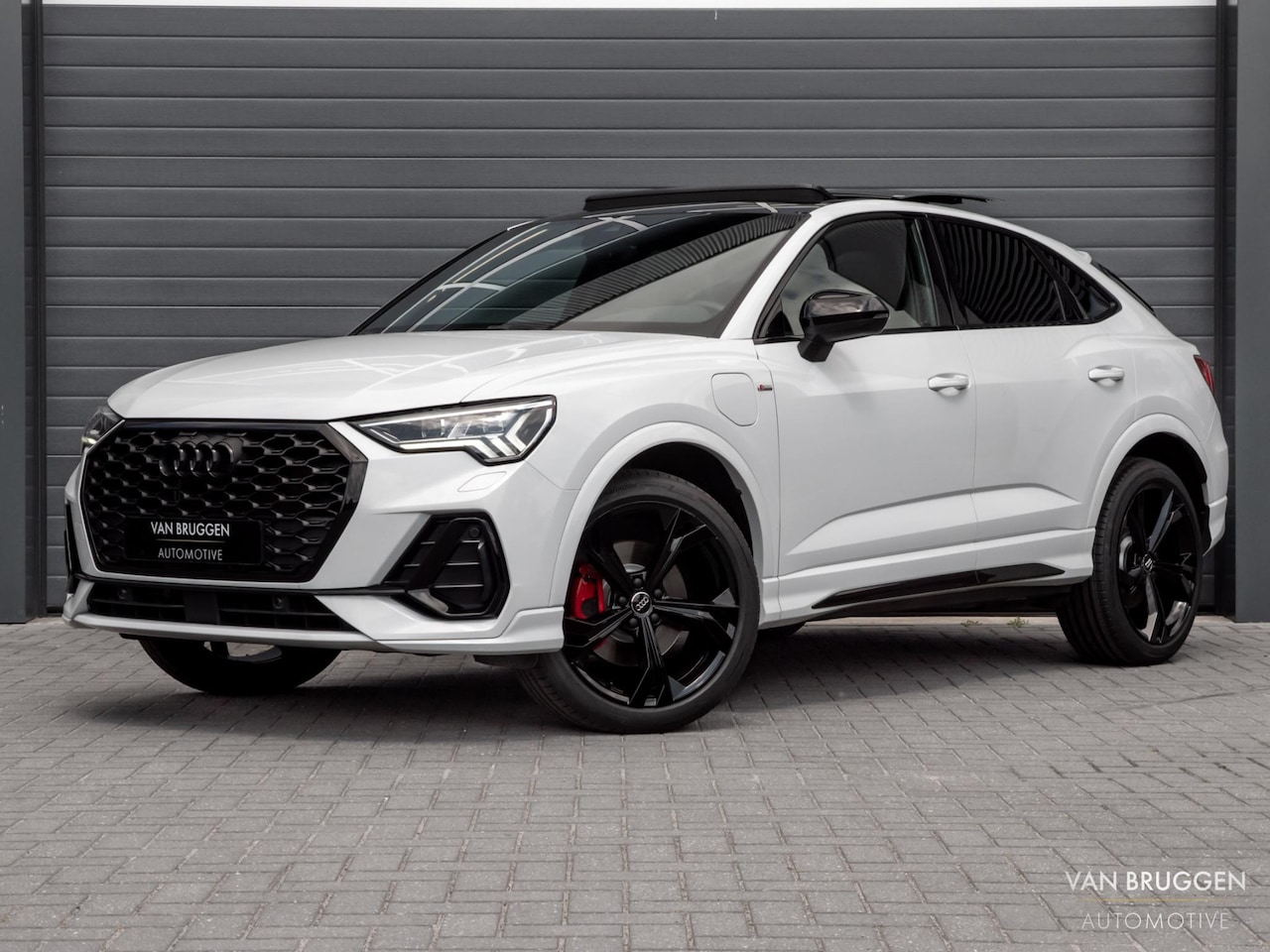 Audi Q3 Sportback - 45 TFSI e S-Line Pano SONOS Keyless Sfeer BTW ACC - AutoWereld.nl