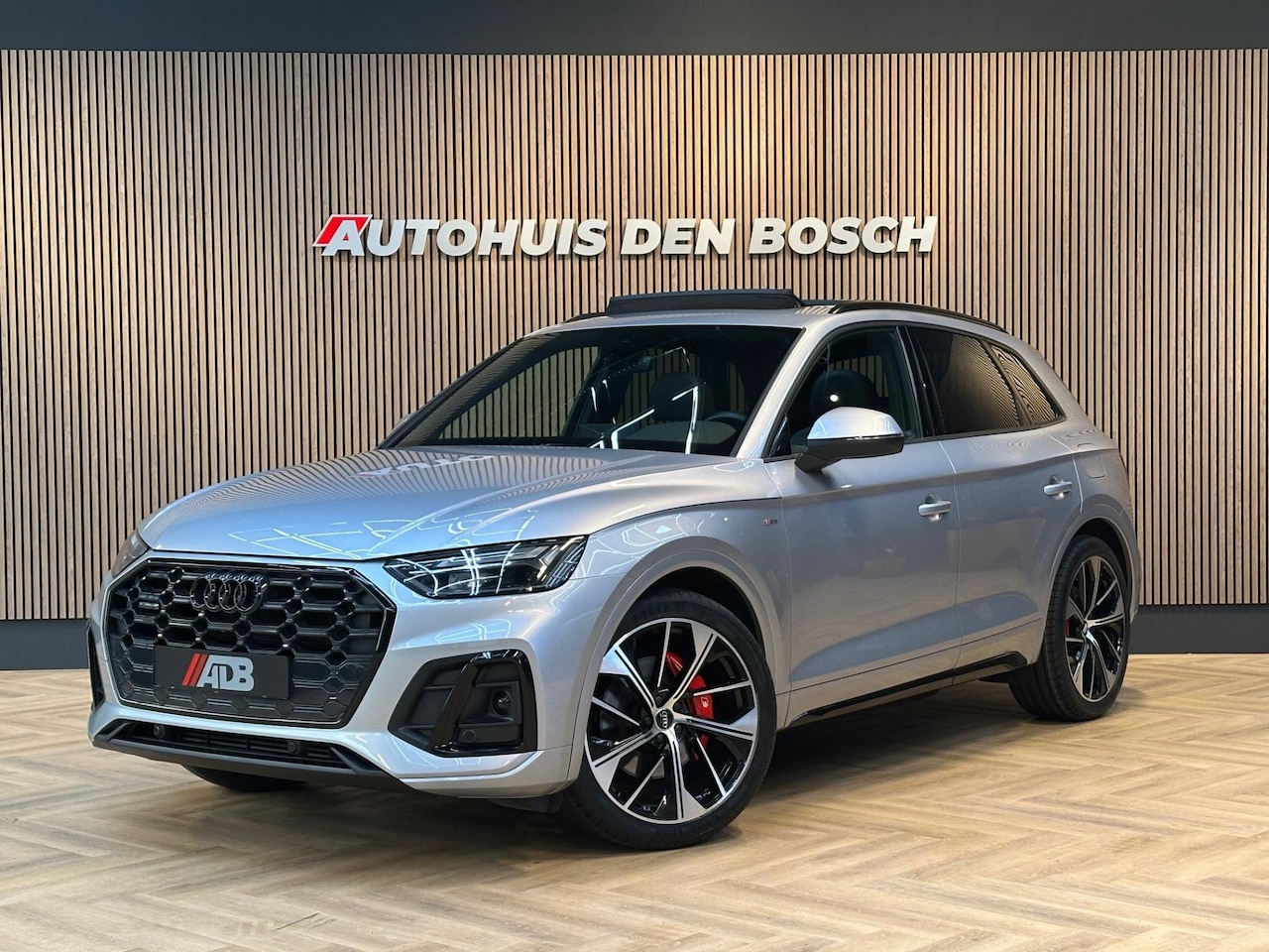 Audi Q5 - 55 TFSI e Quattro S Line 367PK. Lucht - Pano - Sfeer - AutoWereld.nl