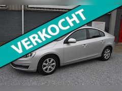 Volvo S60 - 1.6 T3 Kinetic AUT Airco Eerste Eigenaar Trekhaak Nieuwstaat