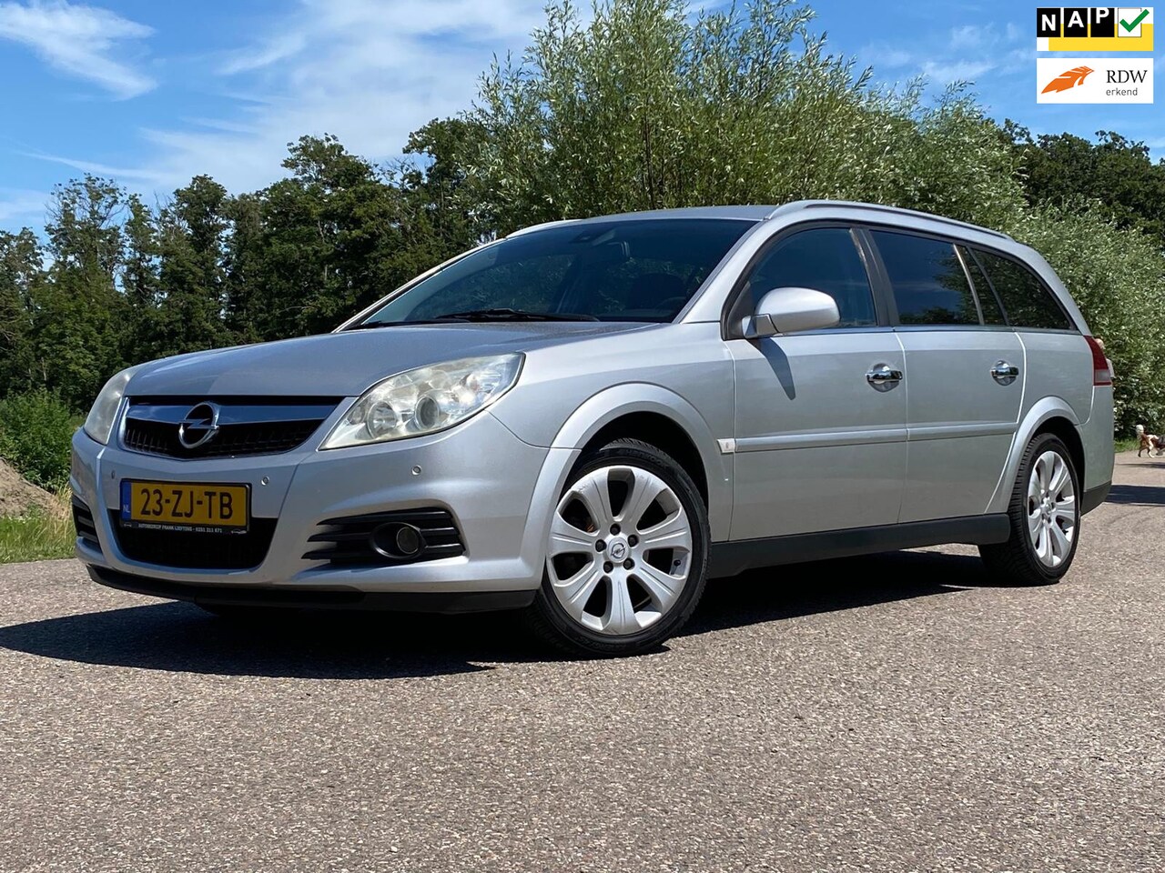 Opel Vectra Wagon - 2.2-16V Executive Automaat Leder-INT NAVI 155PK GOED ONDERHOUDEN - AutoWereld.nl