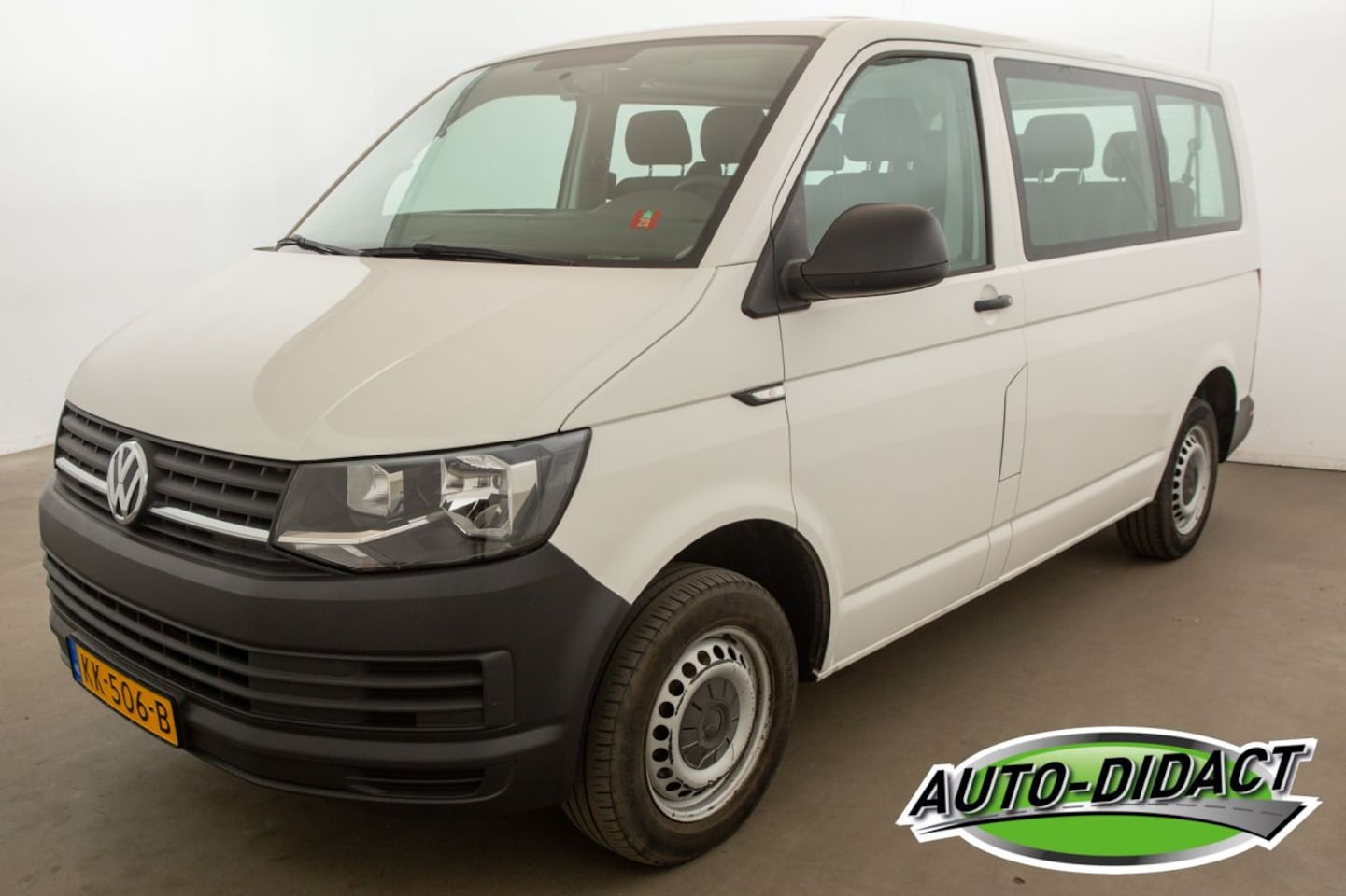 Volkswagen Transporter Kombi - 2.0 TDI Airco 9 persoons - AutoWereld.nl