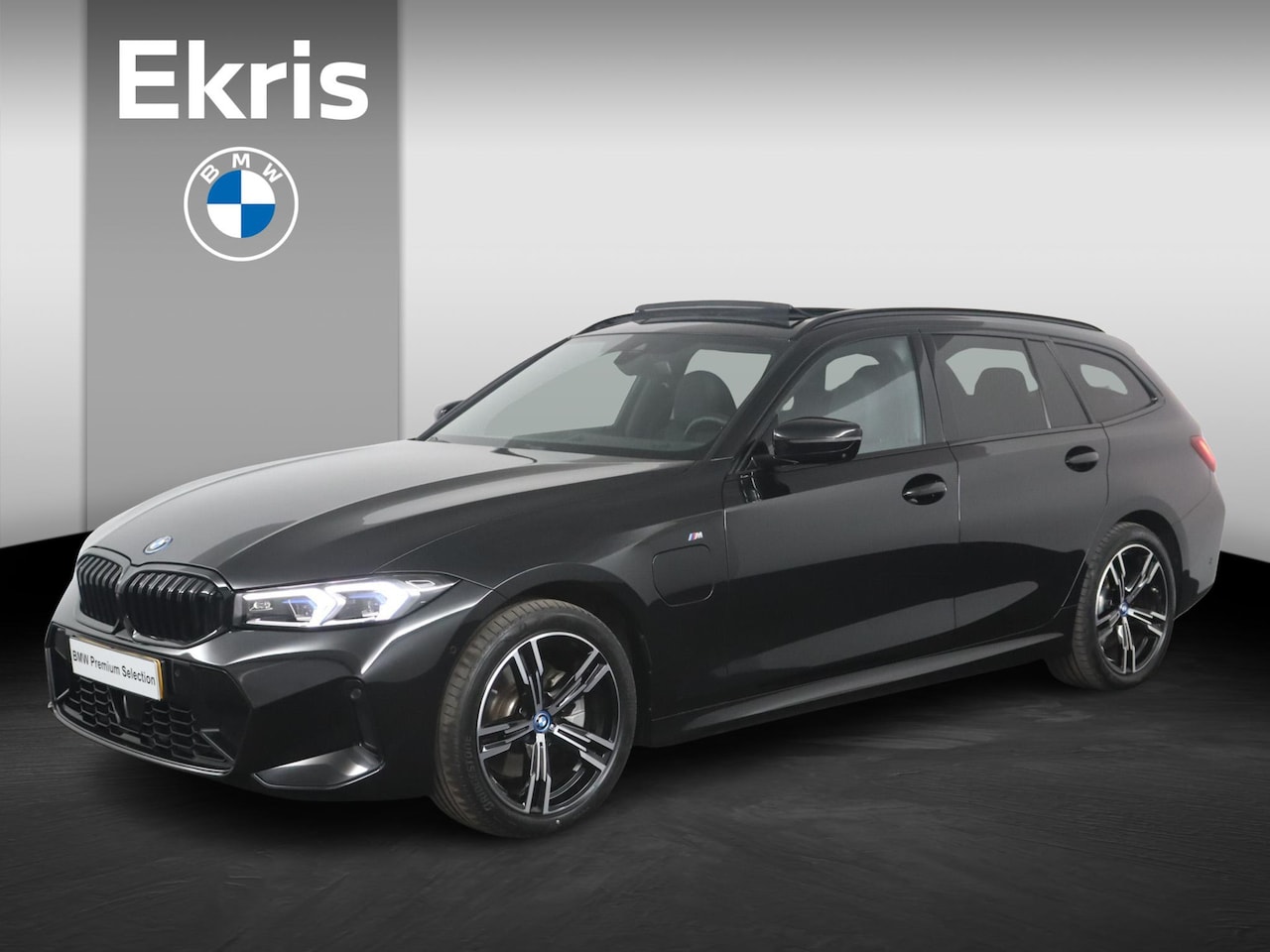 BMW 3-serie Touring - 330e M-Sportpakket | Glazen Panoramadak | Stuur- en stoelverwarming | Harman Kardon | Comf - AutoWereld.nl