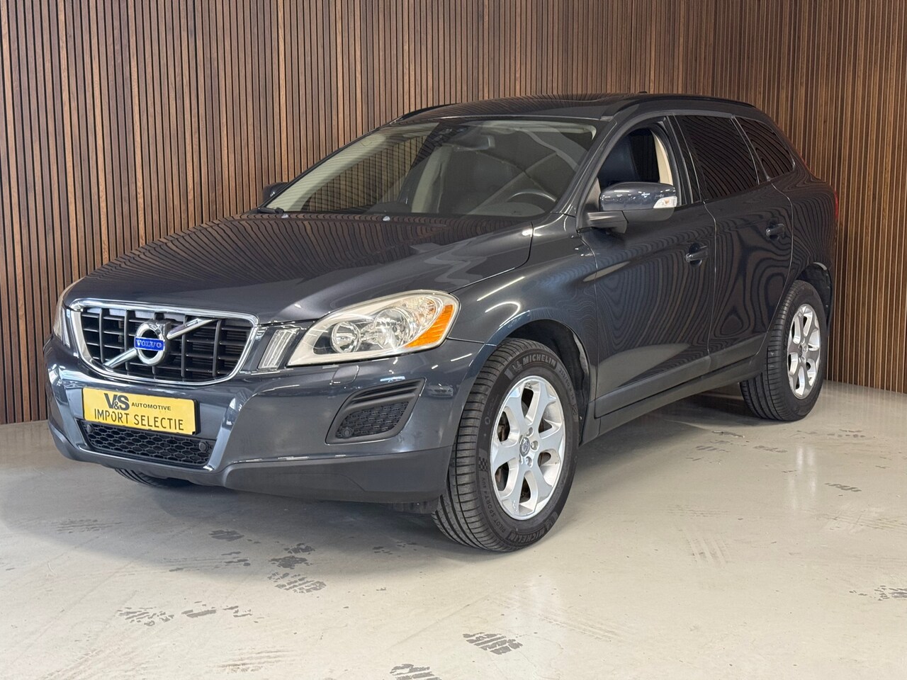 Volvo XC60 - 3.2 AWD Momentum - 43.240 KM - AutoWereld.nl