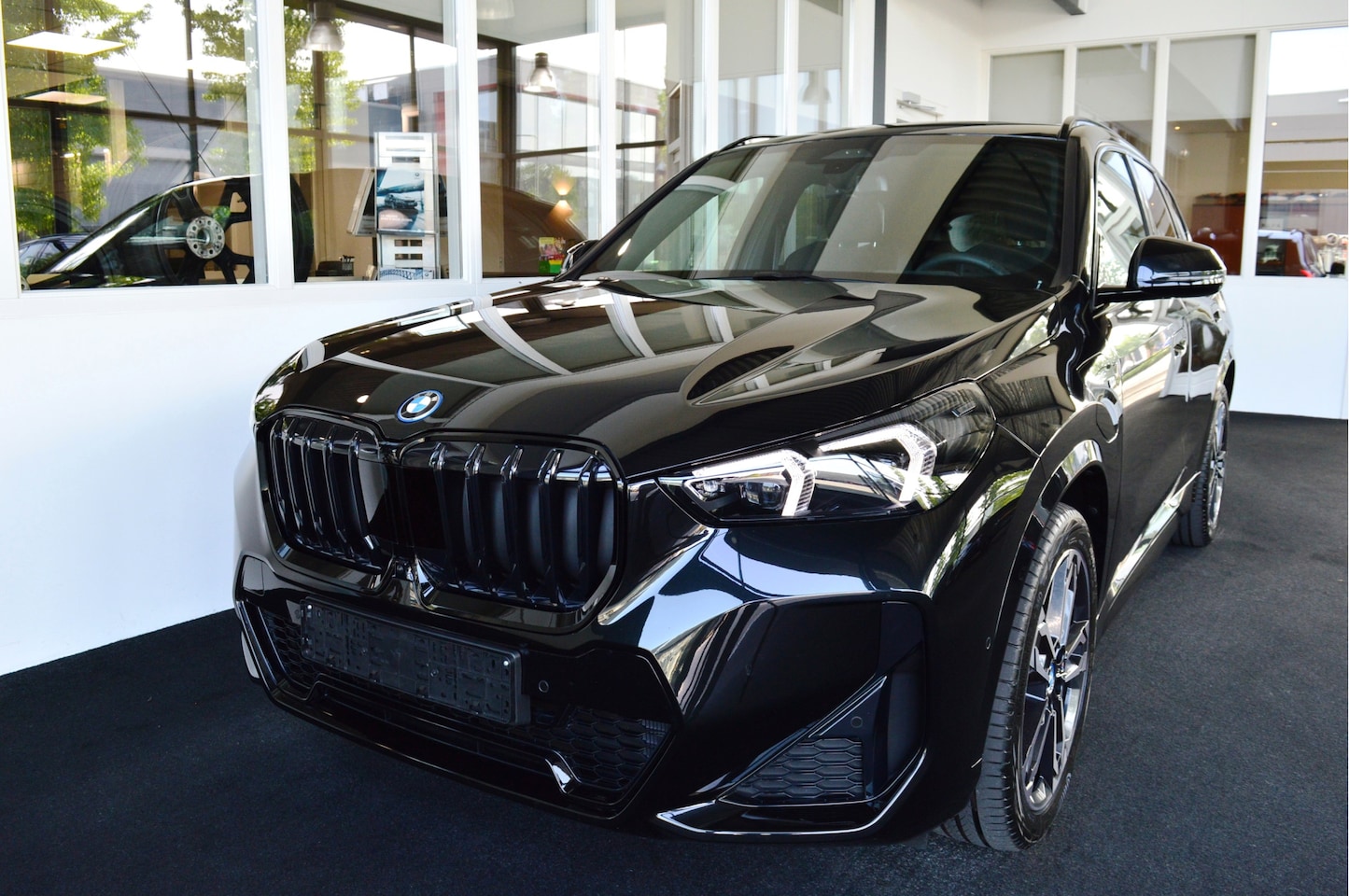 BMW X1 - xDrive30e Hybride M-Sport Pro | Direct Leverbaar ! - AutoWereld.nl