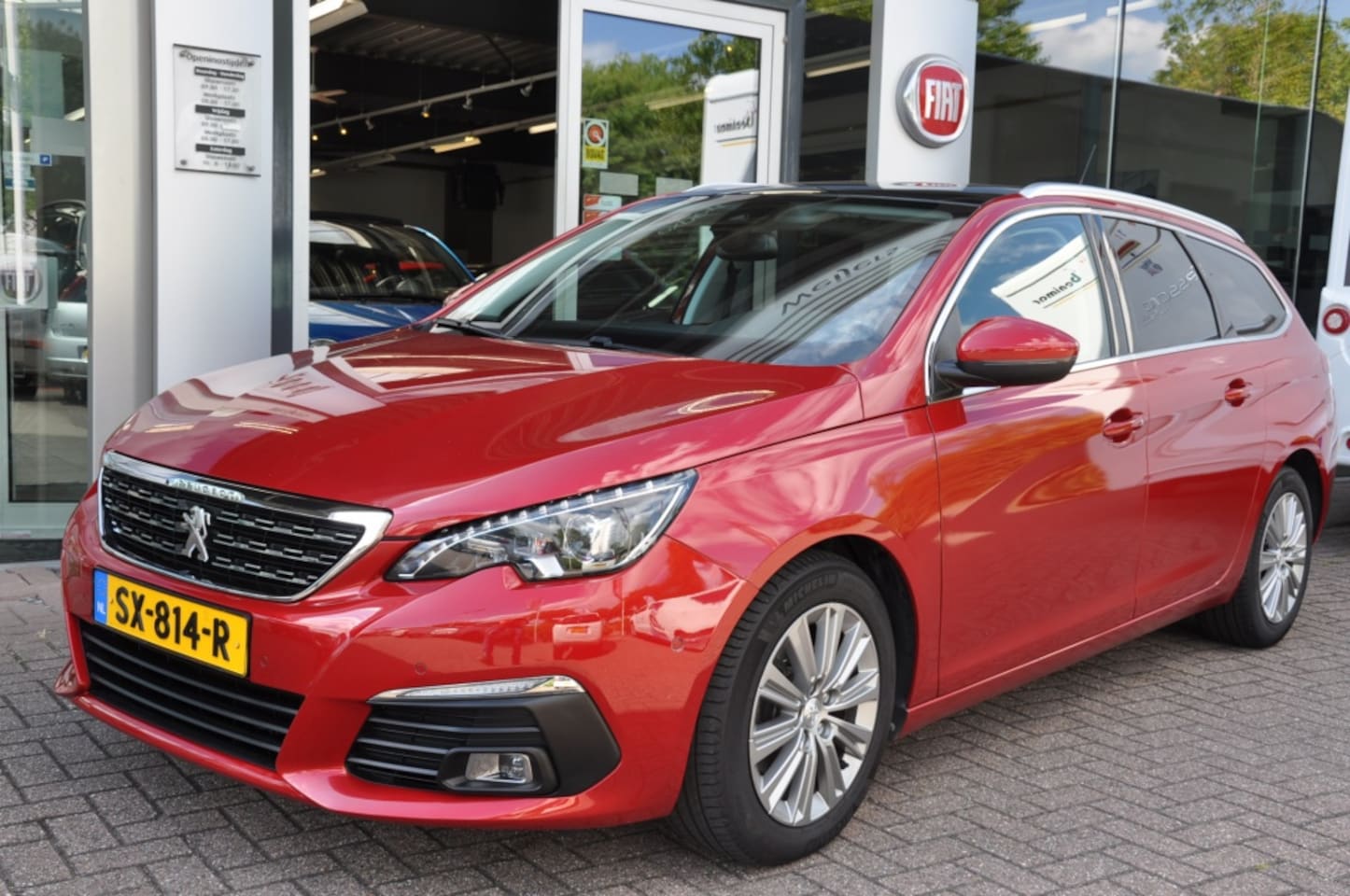 Peugeot 308 SW - Pano dak Camera 1.2 PureTech Allure - AutoWereld.nl