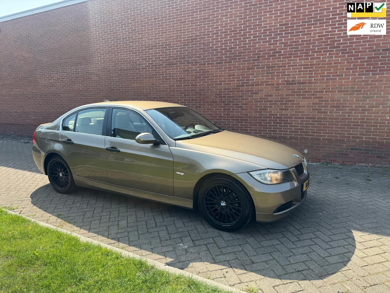 BMW 3-serie - 318i Business Line Navi Cruise Clima - AutoWereld.nl