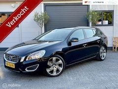 Volvo V60 - 180pk T4|RIJKLAAR|LEER|THAAK|GARANTY|MAP FACTUREN
