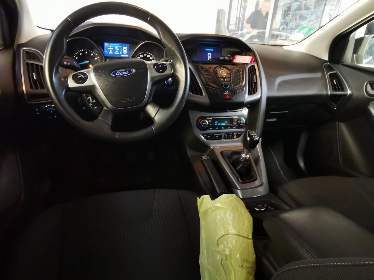 Ford Focus Wagon - 1.0 EcoBoost Titanium | NAVI | AIRCO | CRUISE | STOEL.VER | APK - AutoWereld.nl