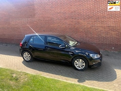 Volkswagen Golf - 1.6 TDI Highline BlueMotion Navi Cruise Clima