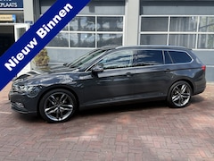 Volkswagen Passat Variant - 1.5 TSI Business Bj 2021 Camera, 18Inch, Trekhaak, Electr klep, Cruise Dealer onderhouden