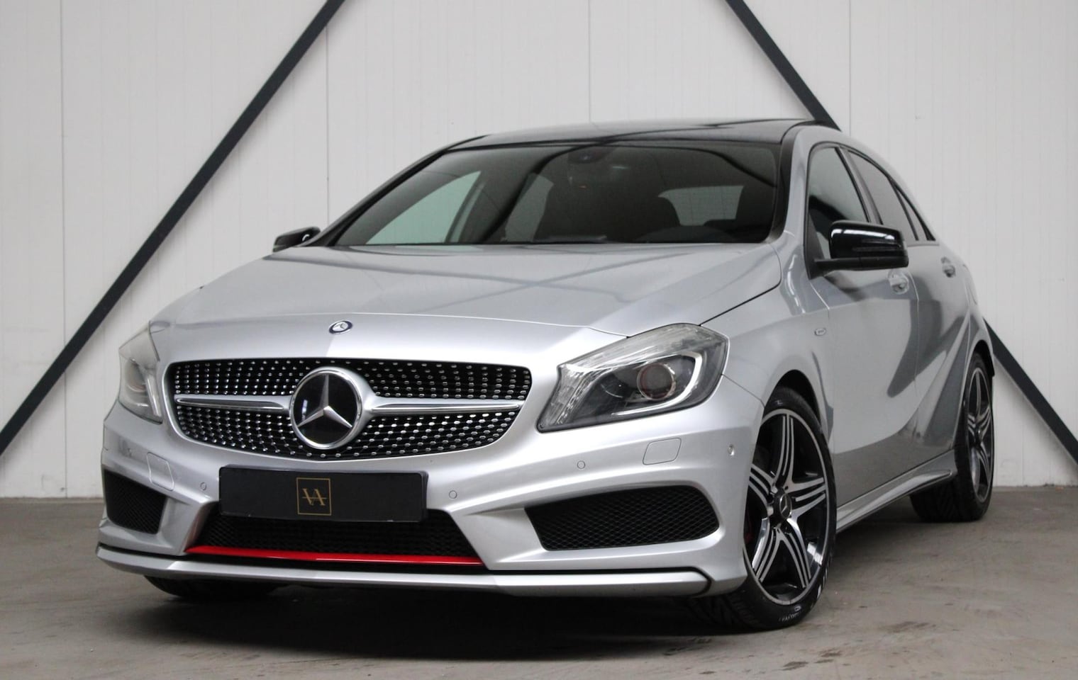 Mercedes-Benz A-klasse - 250 AMG Sport l Panorama l Xenon l LED l Camera l - AutoWereld.nl