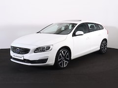 Volvo V60 - T3 Polar+ Dynamic - Schuif-/kanteldak - Parkeerverwarming - Xenon-koplampen - Leder - Verw