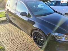 Volkswagen Golf - 1.2 TSI Trendline, panorama dak. 169dkm