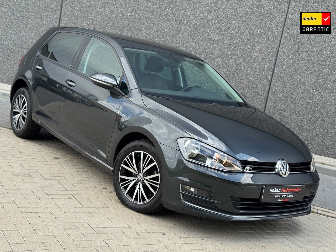 Volkswagen Golf - 1.2 TSI R-line DSG Navigatie Cruise Clima - AutoWereld.nl