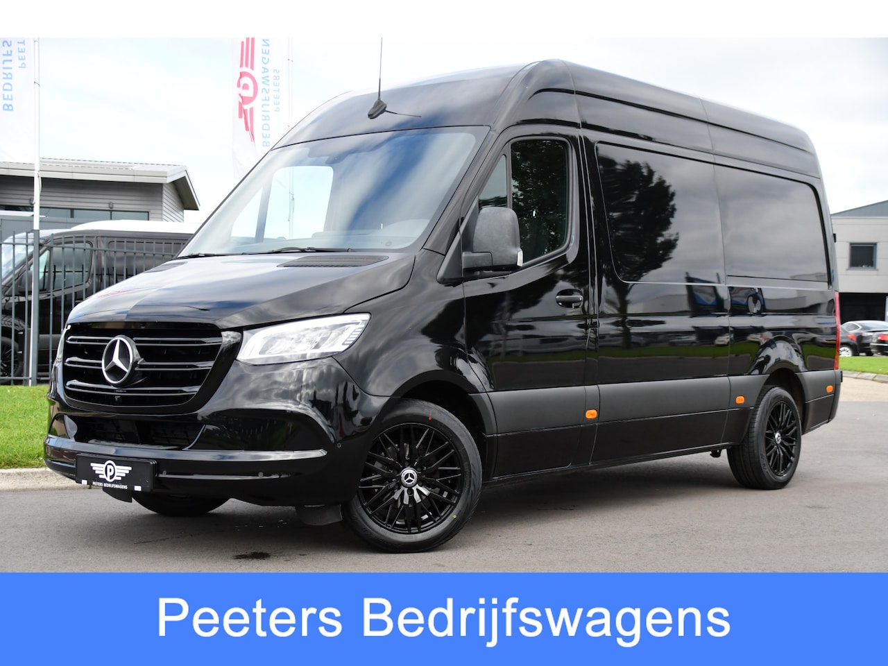 Mercedes-Benz Sprinter - 316 RWD 2.2 CDI L2H2 Black Edition 360 Camera, Cruise, Carplay, Navi, Automaat, Led, 164PK - AutoWereld.nl