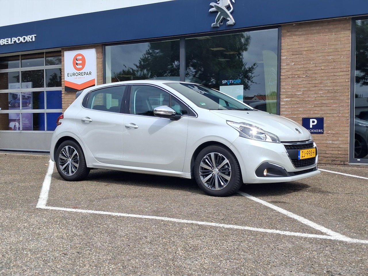 Peugeot 208 - ALLURE 1.2-110pk 5D (VOL)AUTOMAAT(EAT6) Navigatie | Apple Carplay & Android Auto | Cruise - AutoWereld.nl