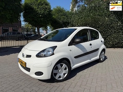 Toyota Aygo - 1.0-12V Access, AIRCO, NAP, radio/CD, stuurbekrachtiging, nieuw APK