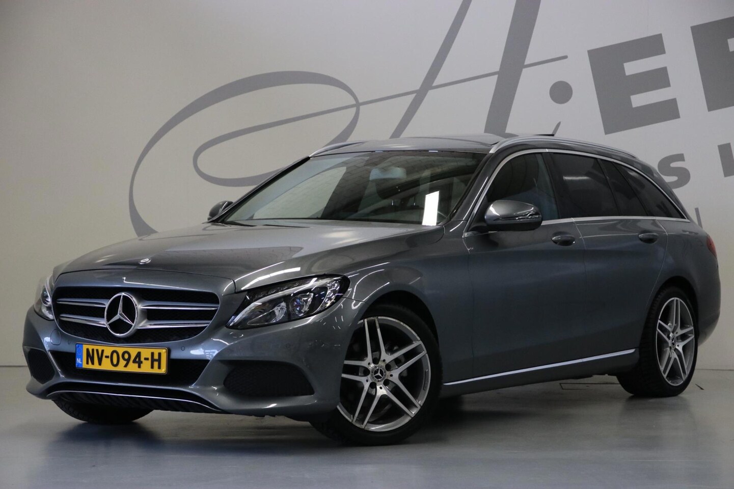 Mercedes-Benz C-klasse Estate - 180 AVANTGARDE/ Achteruitrijcamera/ Panoramaschuifdak/ Trekhaak - AutoWereld.nl