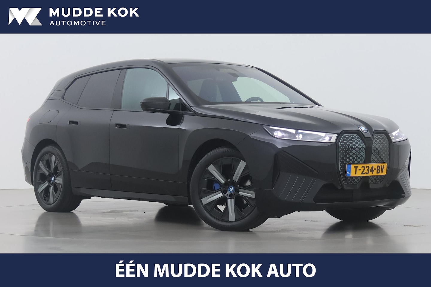 BMW iX - xDrive40 Business Edition Plus 77 kWh | Panoramadak | Massage+Ventilatie | 360 Camera | He - AutoWereld.nl