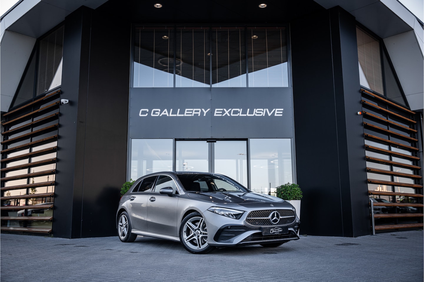 Mercedes-Benz A-klasse - 250 e AMG Line - Facelift | ACC | Garantie t/m 02-2028! - AutoWereld.nl