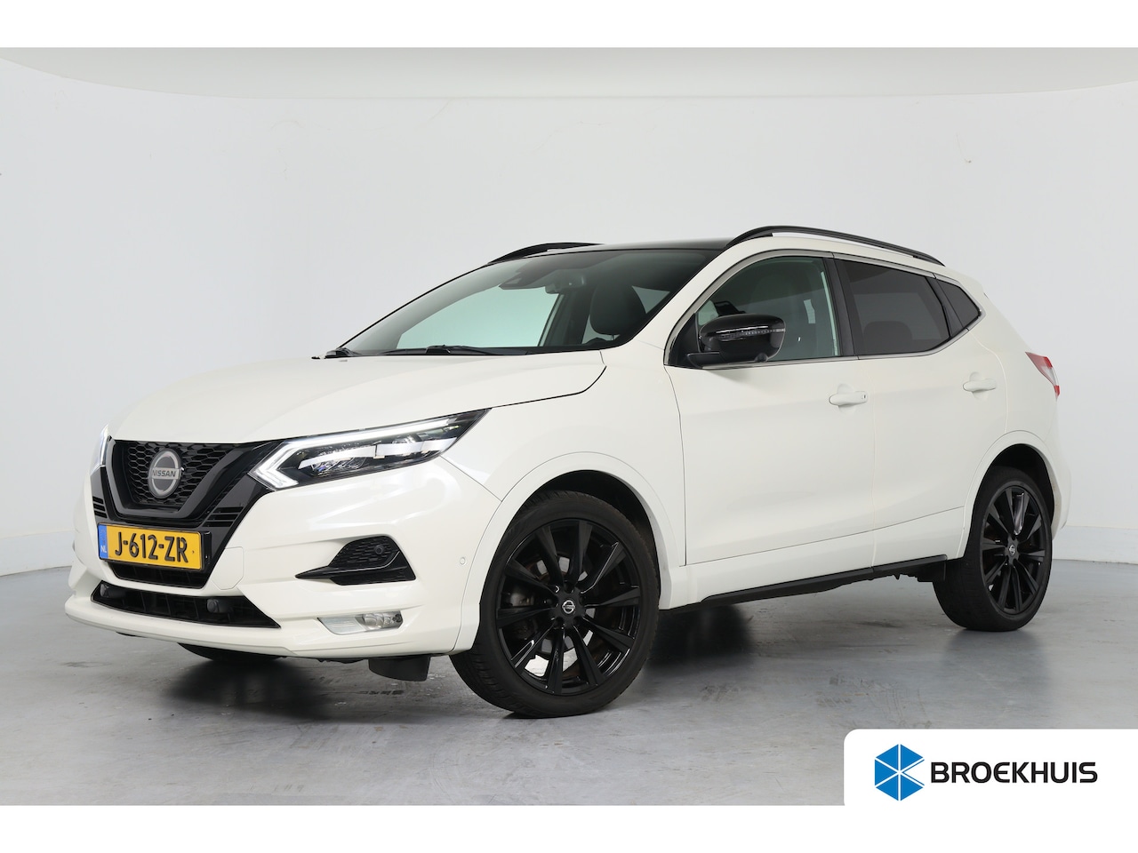 Nissan Qashqai - 1.3 DIG-T Tekna Automaat | Dealer Onderhouden! | Pano | Navi | 360 Camera | Keyless | Clim - AutoWereld.nl