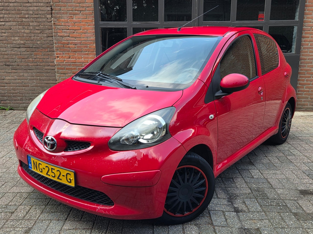 Toyota Aygo - 1.0-12V +/ 5drs / Airco! - AutoWereld.nl