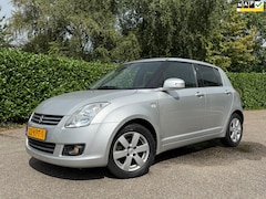 Suzuki Swift - 1.3 Limited | Airco | Velours | 15" Velgen | Trekhaak | Nieuwe APK |