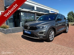 Volkswagen T-Roc - 1.5 TSI Sport | Pano | Trekhaak | Stoelverwarm