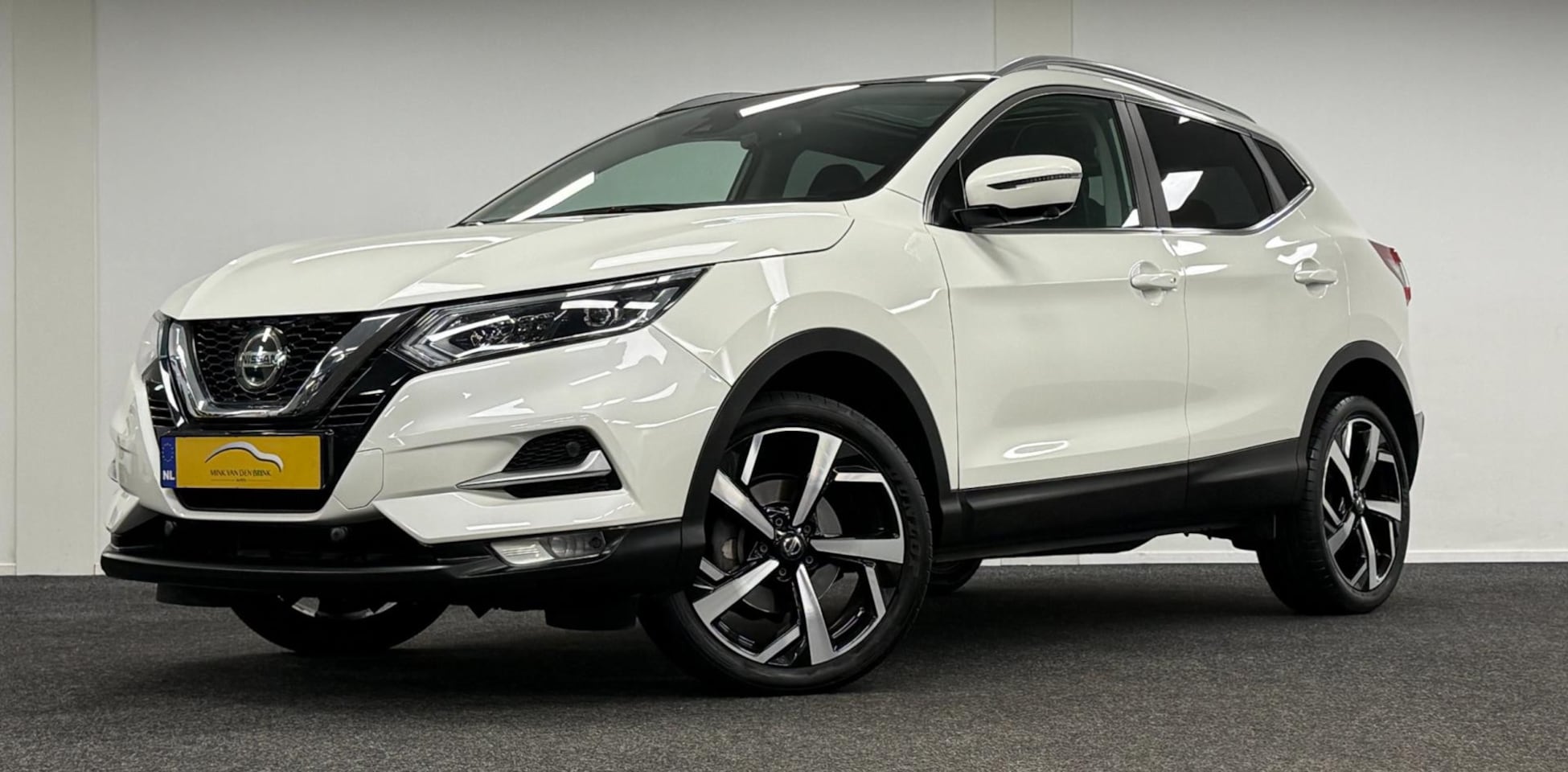 Nissan Qashqai - 1.3 Tekna*Panodak*Leder*360Camera*19''*Navi*Carplay* - AutoWereld.nl