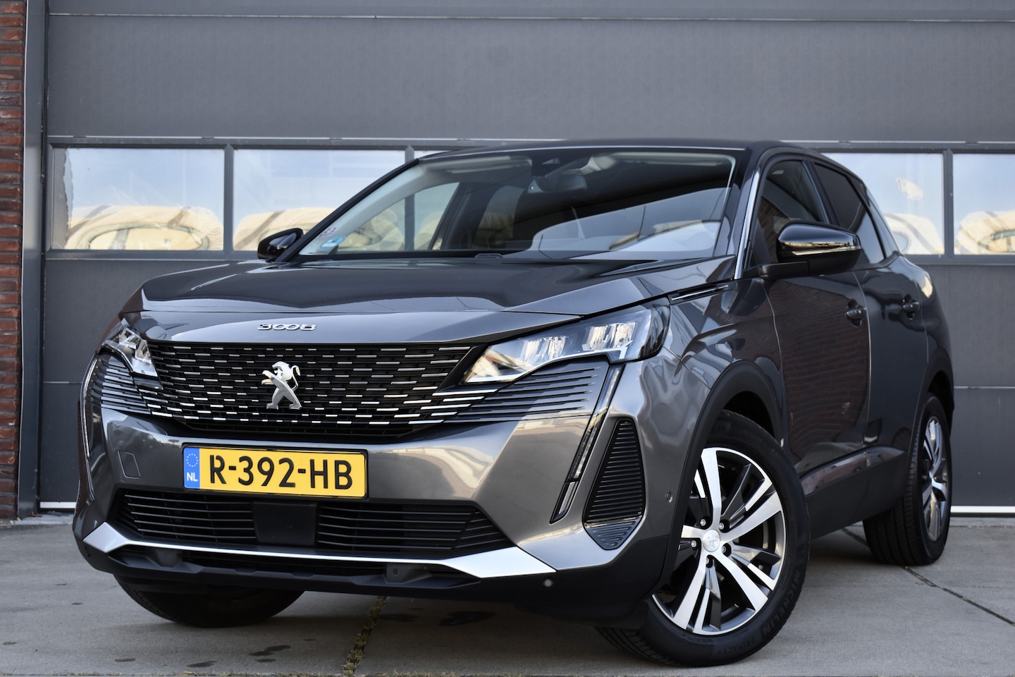 Peugeot 3008 - 1.2 Allure Pack Business 1ste Eigenaar Carplay - Trekhaak - Cruise - NAP - AutoWereld.nl