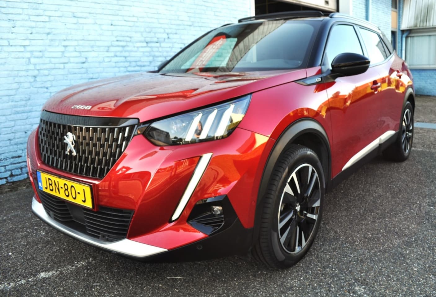 Peugeot 2008 - 1.2 GT Autom schd. adapcrc. keyless. leer. LED - AutoWereld.nl